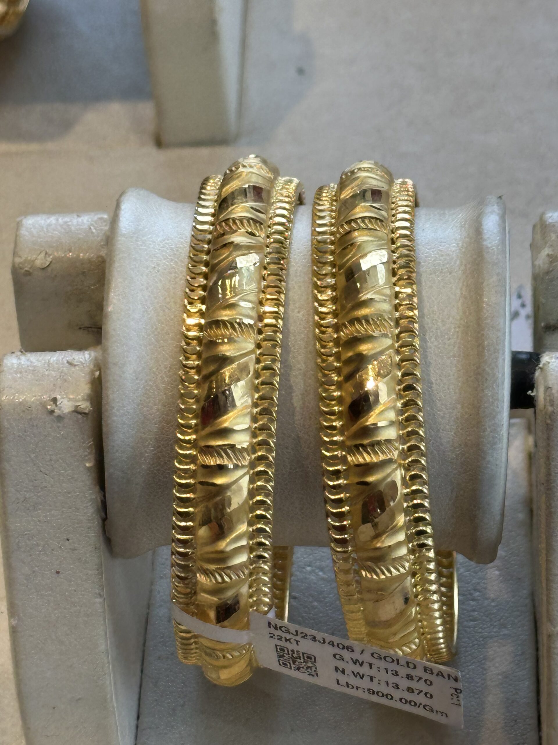 Gold Bracelet with Heart Shape (Copy) 10