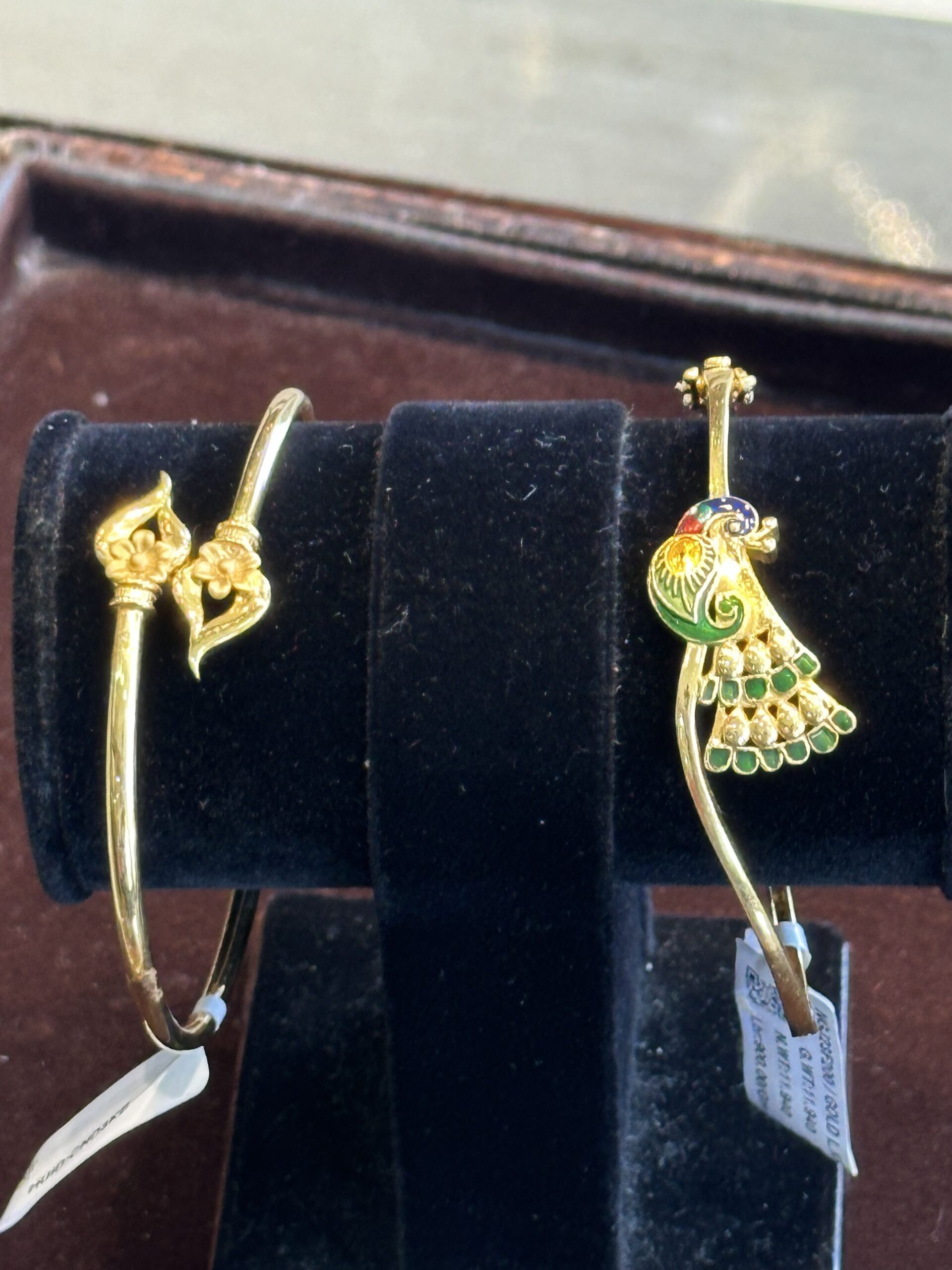 Gold Bracelet with Heart Shape (Copy)