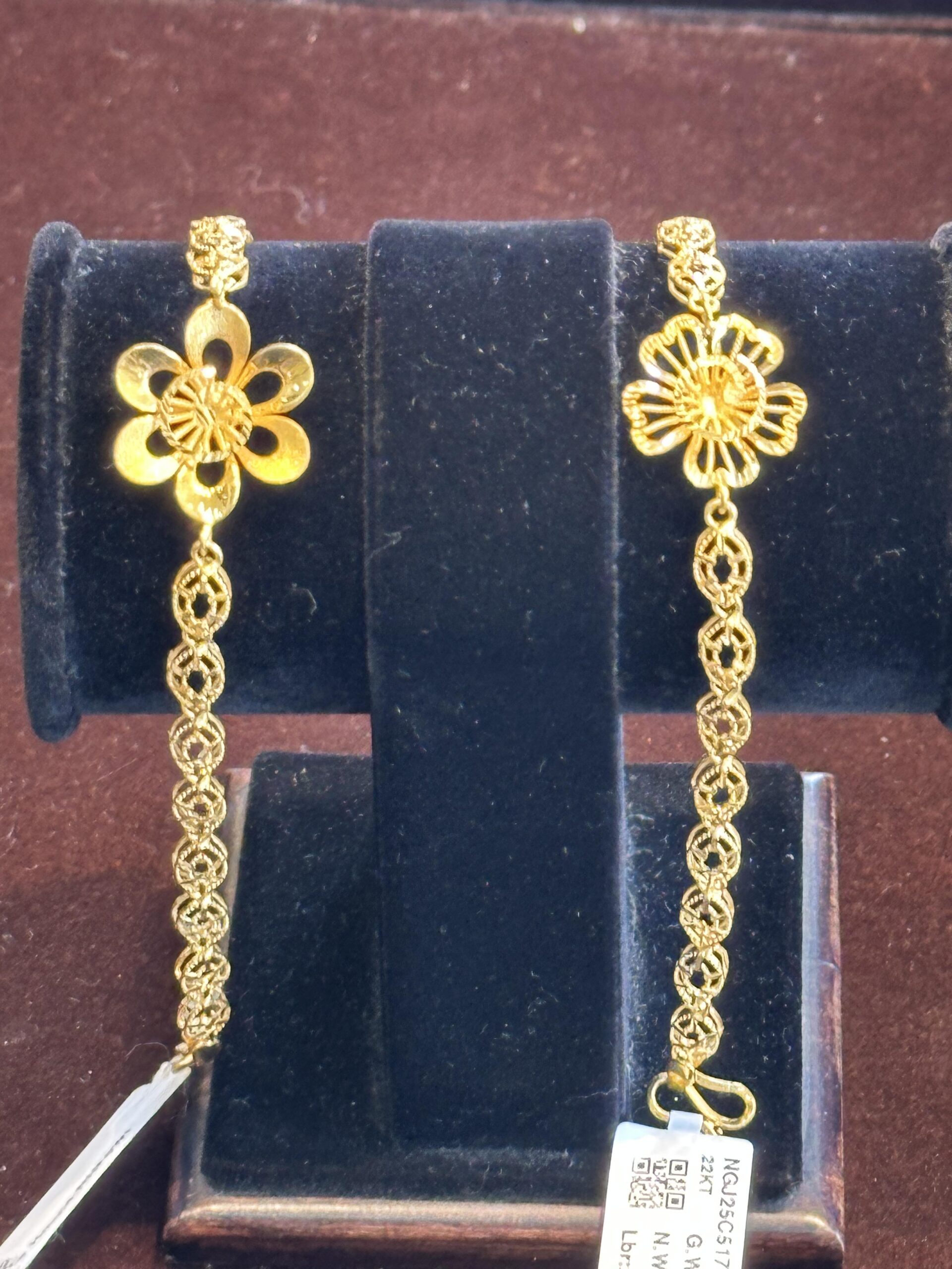 Gold Bracelet with Heart Shape (Copy) 2